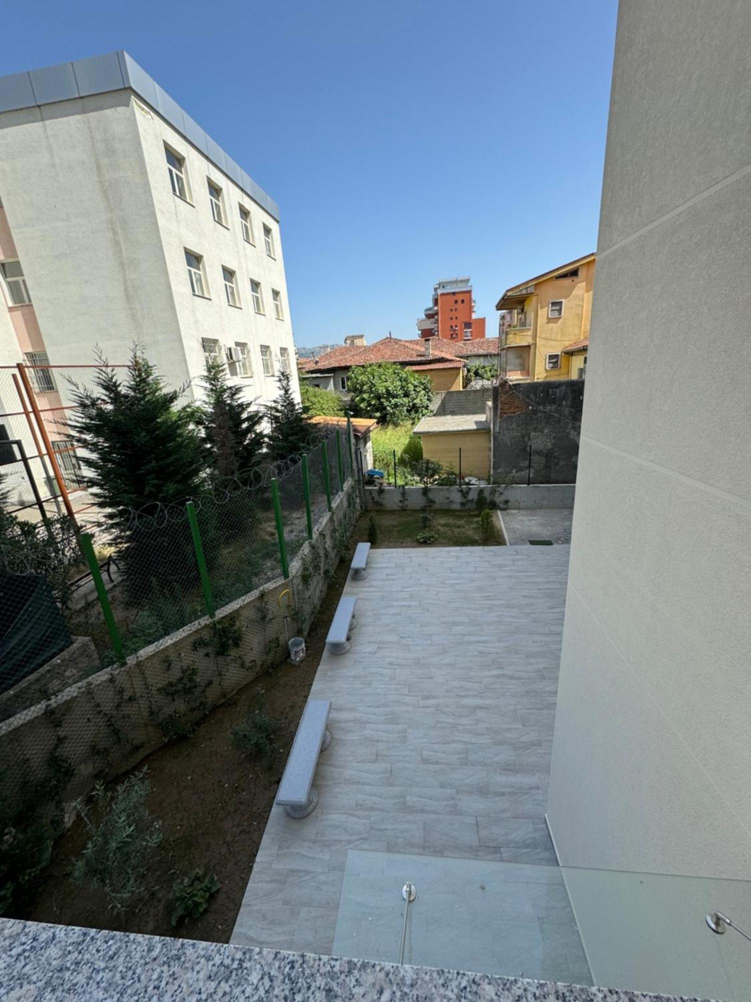 Apartment In City Center Шкодер Экстерьер фото