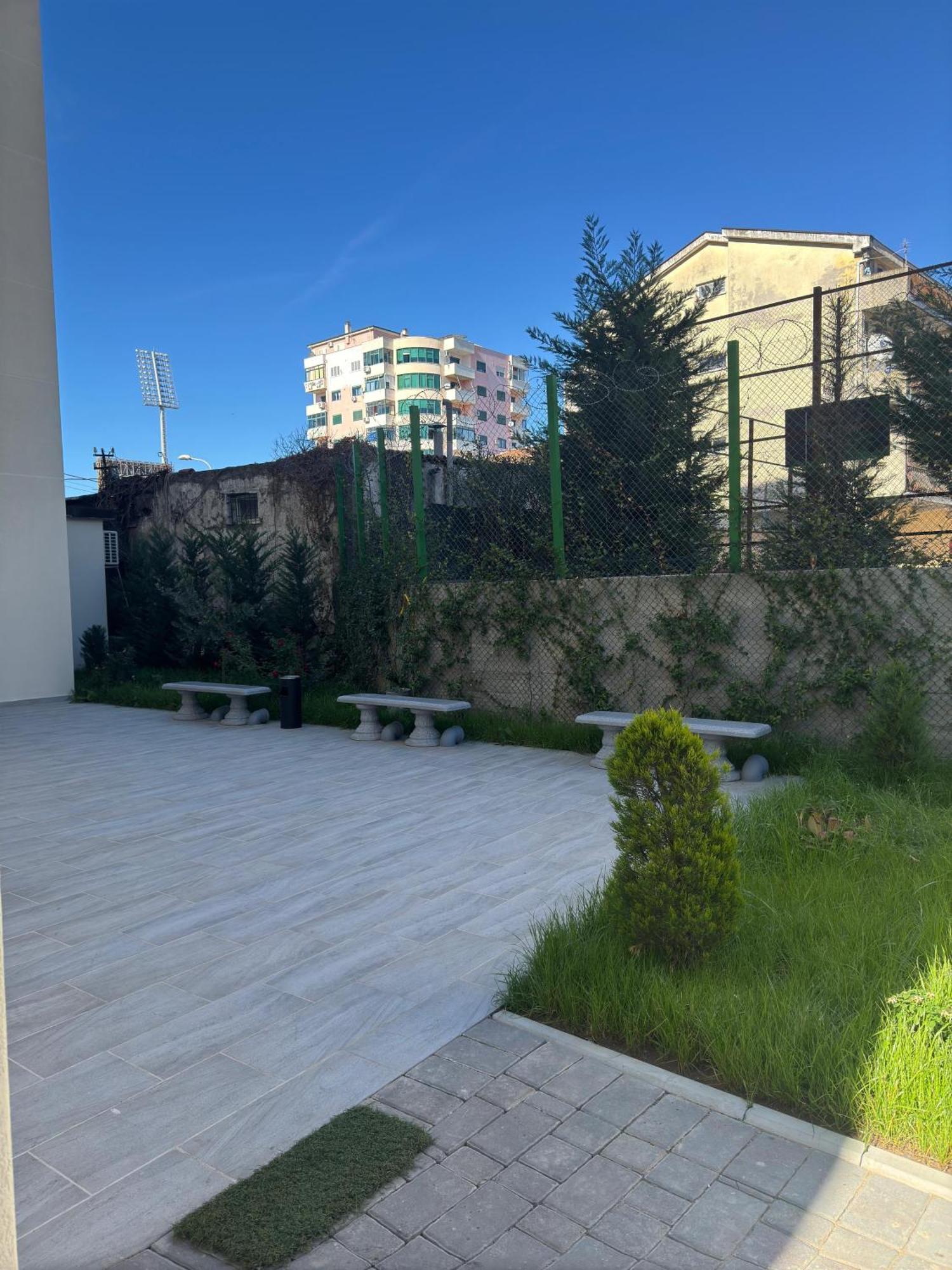 Apartment In City Center Шкодер Экстерьер фото